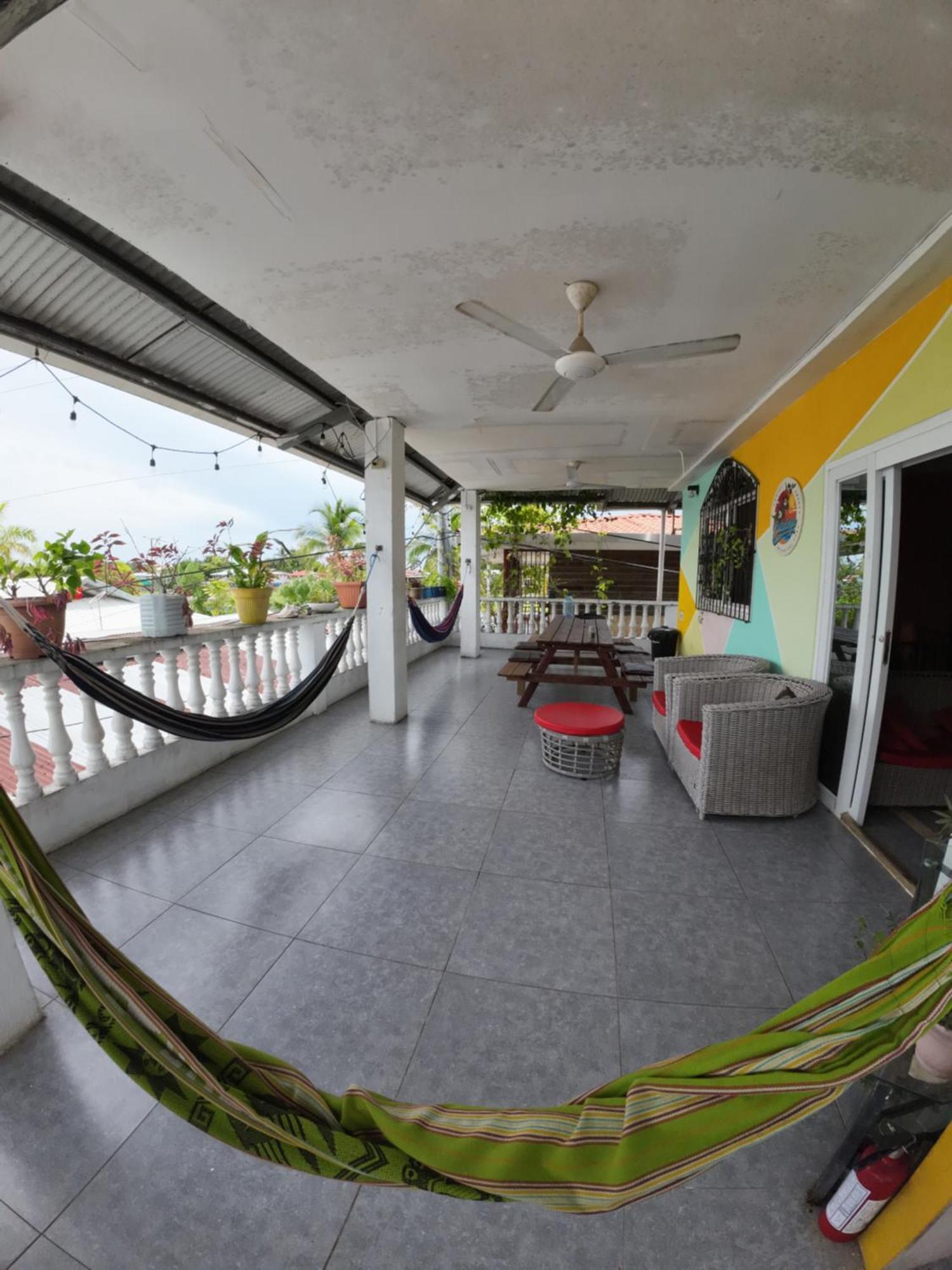 Cataleya Hostel Bocas Town Bagian luar foto