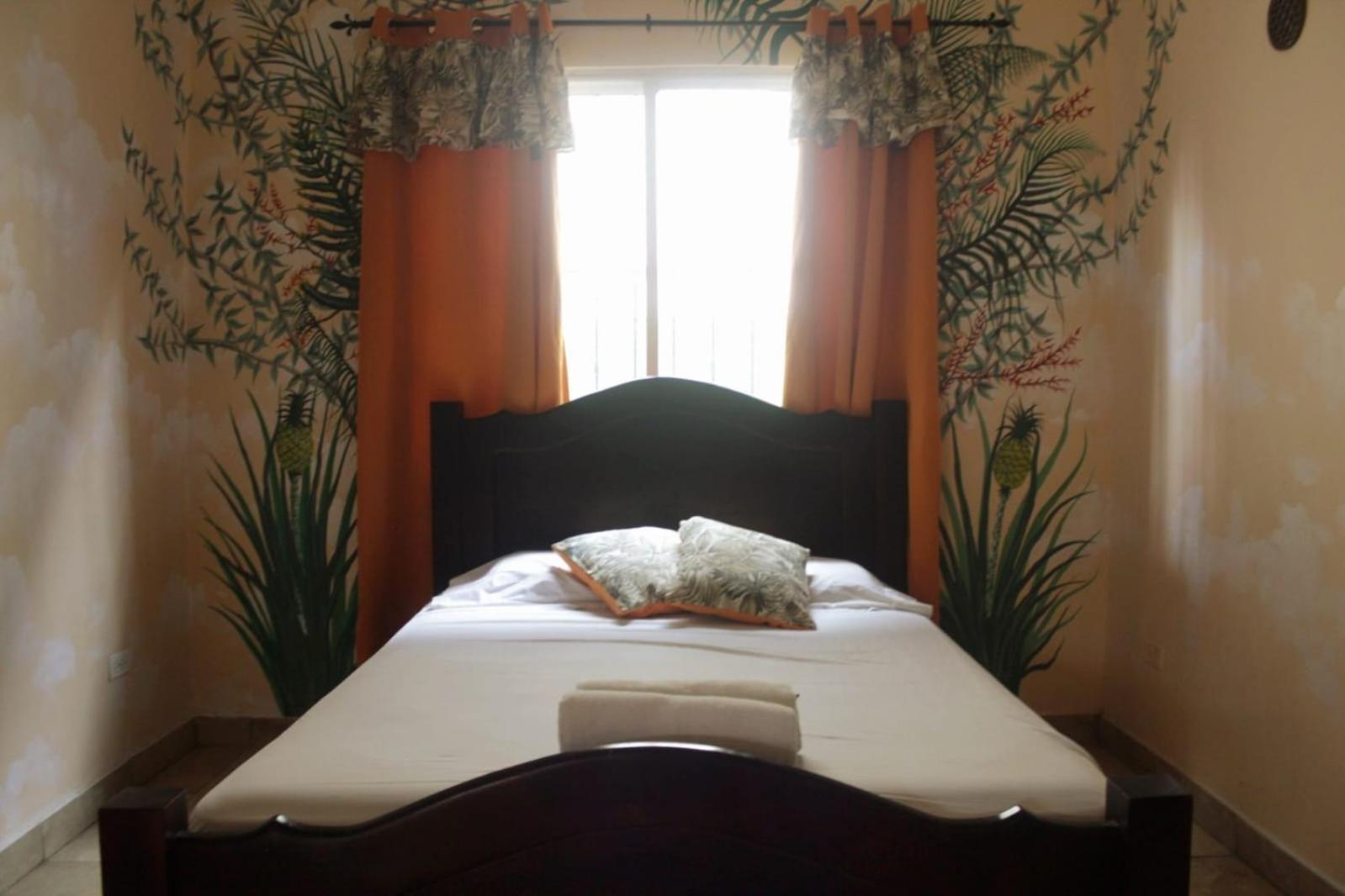 Cataleya Hostel Bocas Town Bagian luar foto